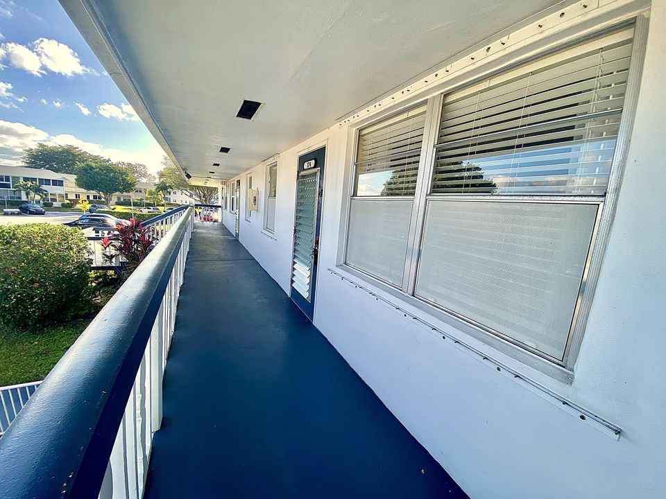 待售: $98,000 (2 贝兹, 1 浴室, 820 平方英尺)