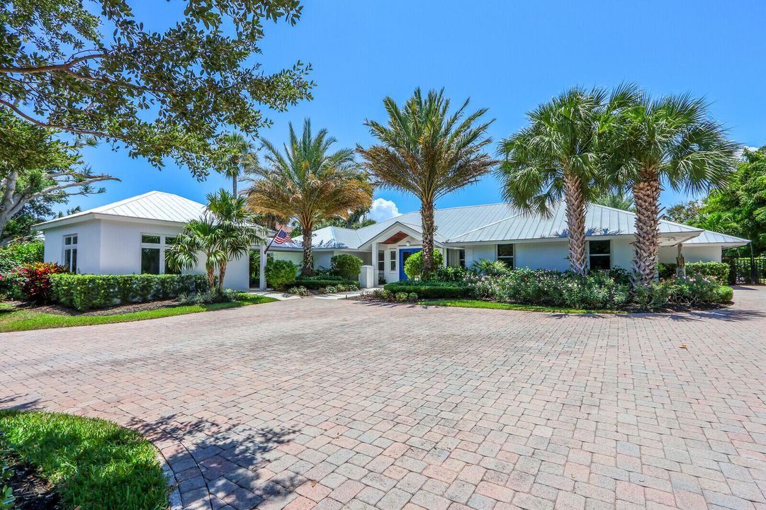 出租: $15,000 (4 贝兹, 3 浴室, 3192 平方英尺)