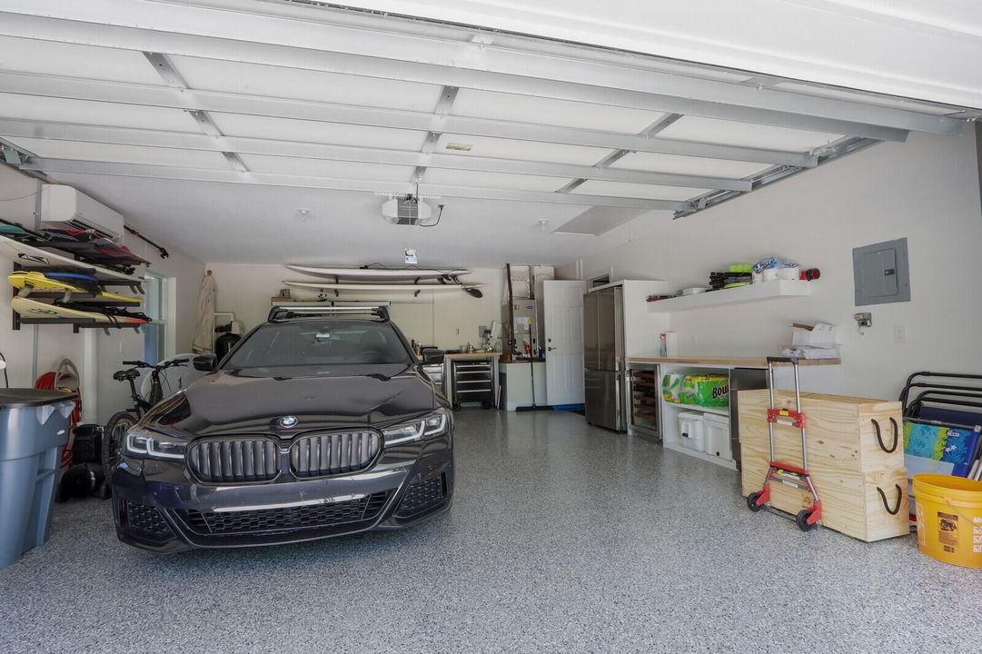 出租: $15,000 (4 贝兹, 3 浴室, 3192 平方英尺)