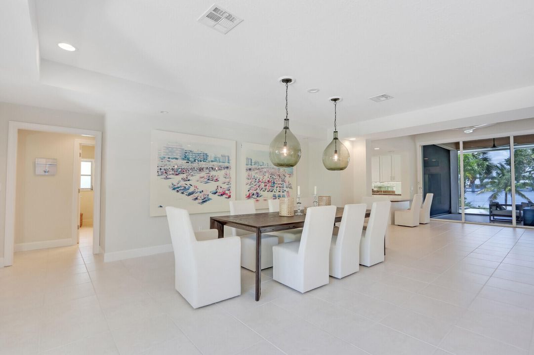 出租: $15,000 (4 贝兹, 3 浴室, 3192 平方英尺)