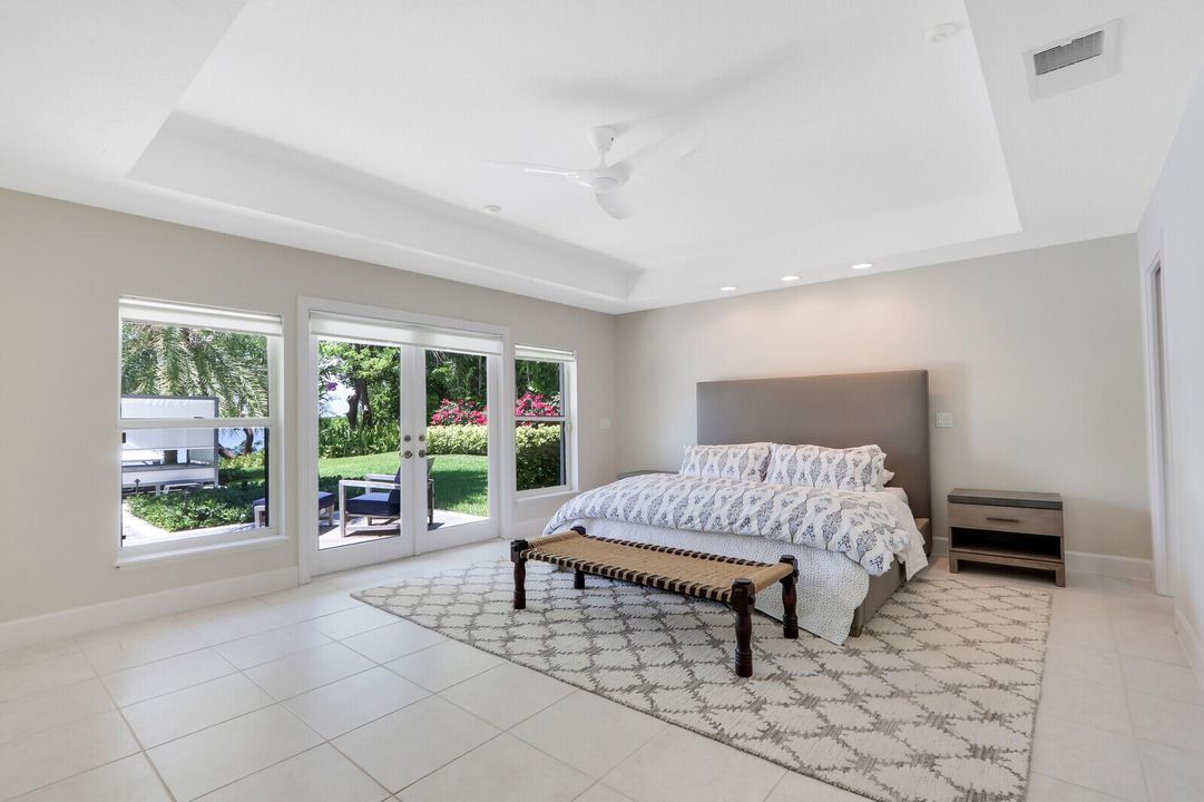 出租: $15,000 (4 贝兹, 3 浴室, 3192 平方英尺)