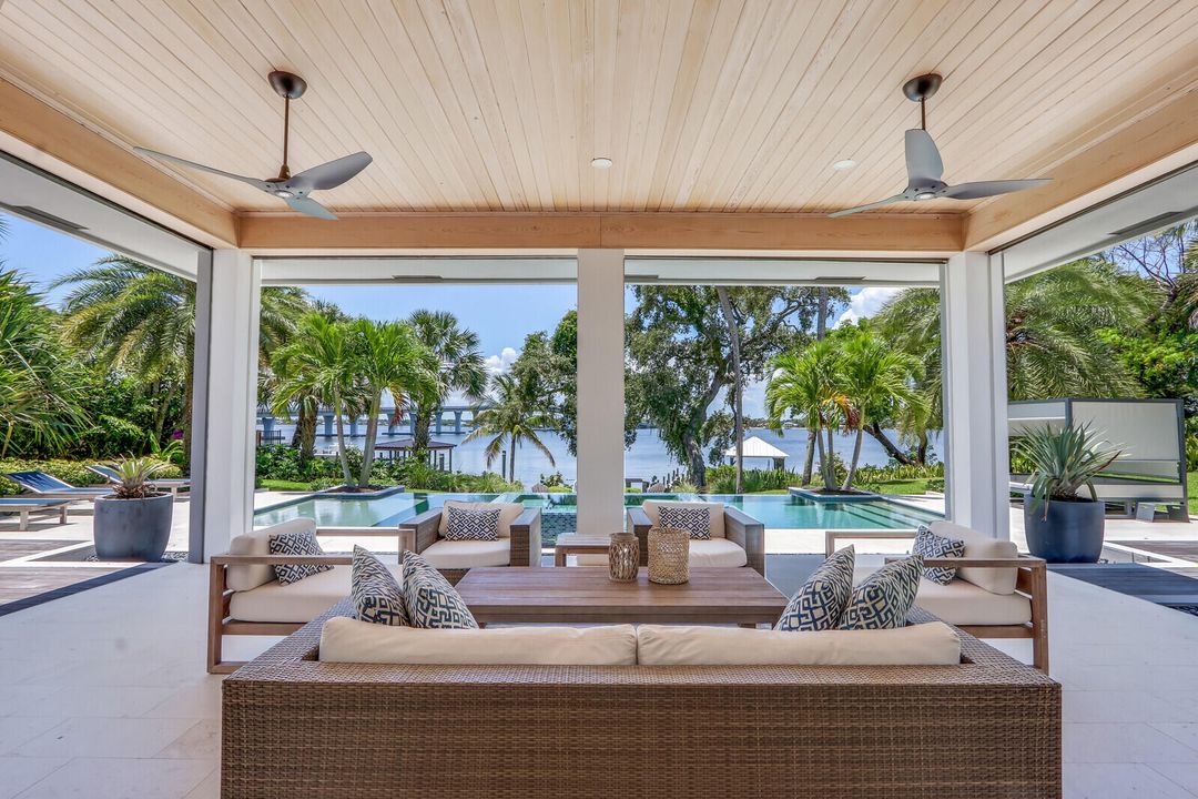 出租: $15,000 (4 贝兹, 3 浴室, 3192 平方英尺)