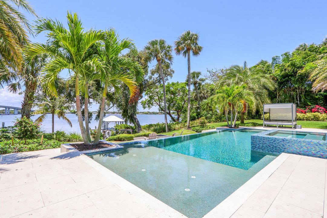 出租: $15,000 (4 贝兹, 3 浴室, 3192 平方英尺)