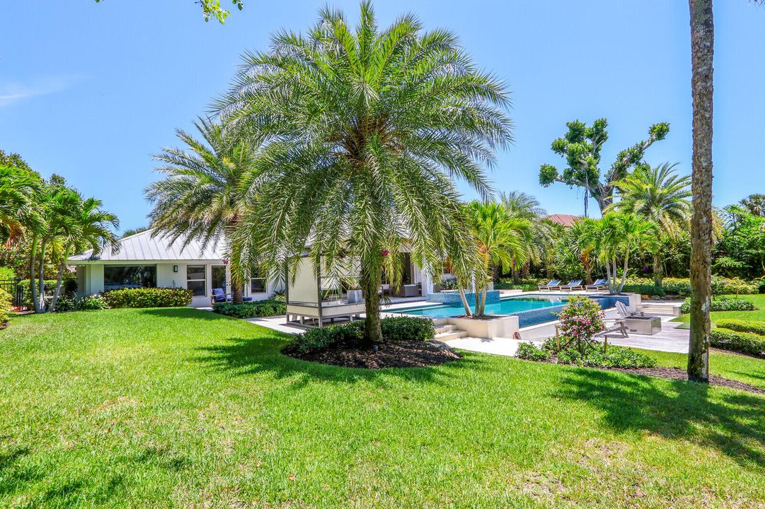 出租: $15,000 (4 贝兹, 3 浴室, 3192 平方英尺)