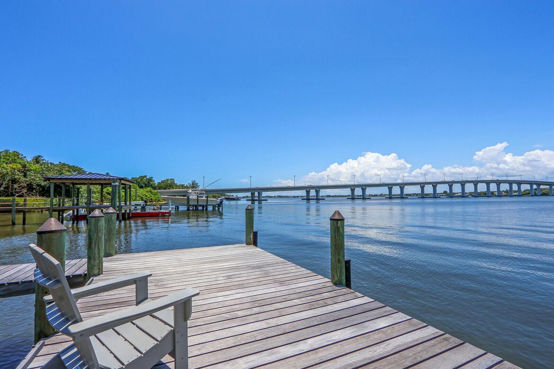 出租: $15,000 (4 贝兹, 3 浴室, 3192 平方英尺)