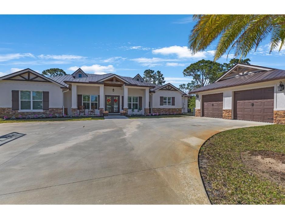 合同活跃: $1,295,000 (4 贝兹, 2 浴室, 3094 平方英尺)