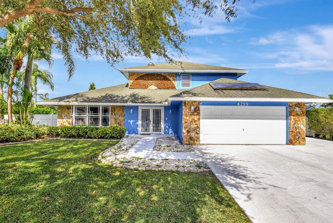 Recently Sold: $860,000 (4 beds, 2 baths, 2907 Square Feet)