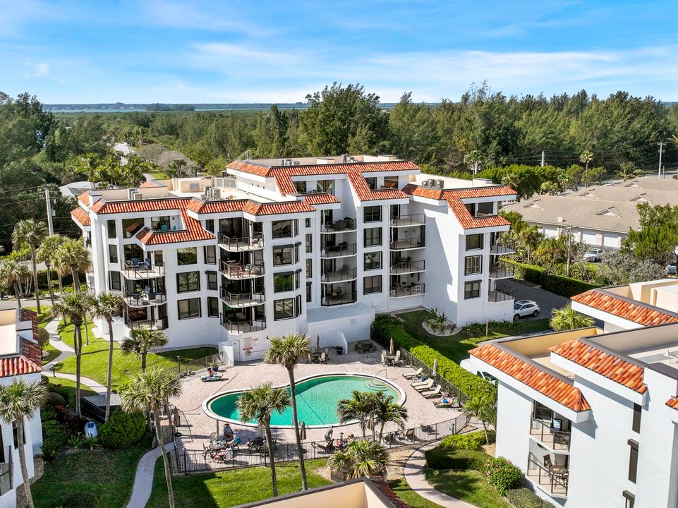 Activo con contrato: $375,000 (3 camas, 3 baños, 1919 Pies cuadrados)