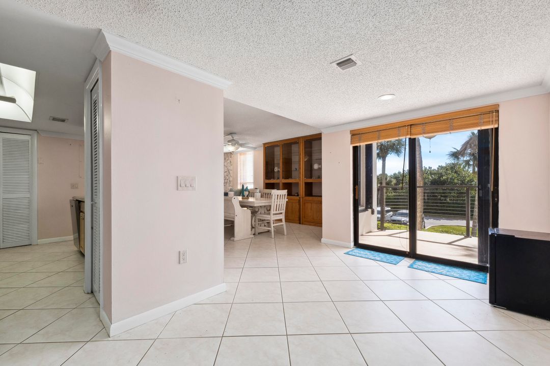 Activo con contrato: $375,000 (3 camas, 3 baños, 1919 Pies cuadrados)