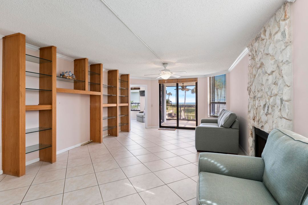 Activo con contrato: $375,000 (3 camas, 3 baños, 1919 Pies cuadrados)