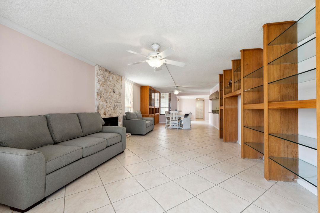 Activo con contrato: $375,000 (3 camas, 3 baños, 1919 Pies cuadrados)