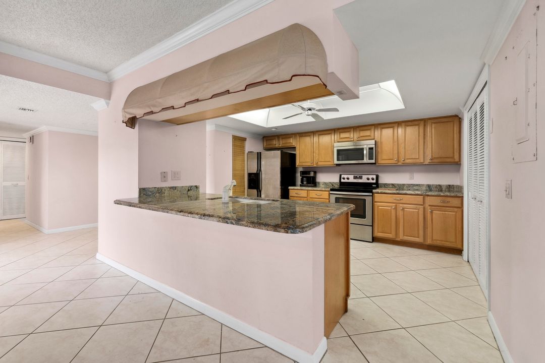 Activo con contrato: $375,000 (3 camas, 3 baños, 1919 Pies cuadrados)