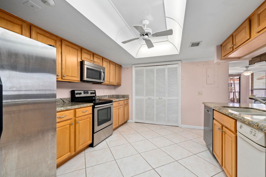 Activo con contrato: $375,000 (3 camas, 3 baños, 1919 Pies cuadrados)