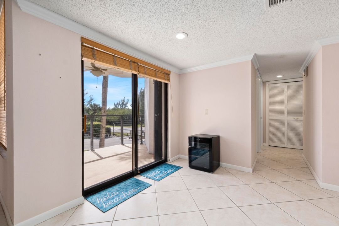 Activo con contrato: $375,000 (3 camas, 3 baños, 1919 Pies cuadrados)