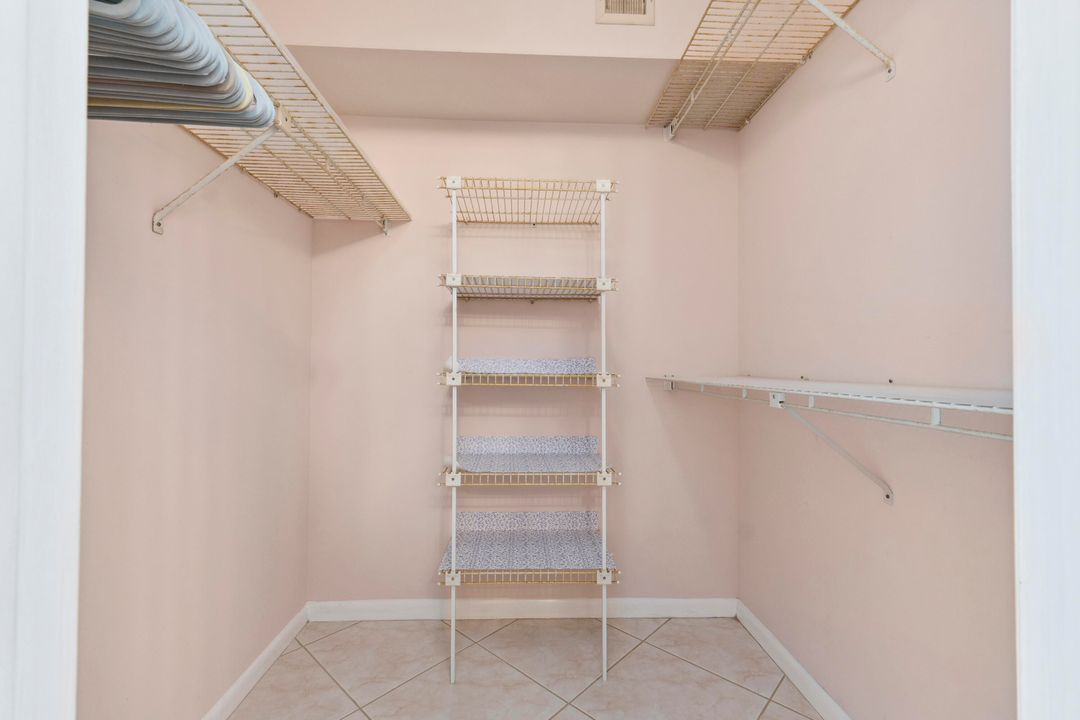 Activo con contrato: $375,000 (3 camas, 3 baños, 1919 Pies cuadrados)