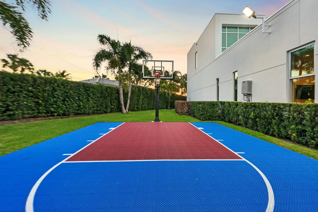 待售: $13,275,000 (5 贝兹, 5 浴室, 6876 平方英尺)