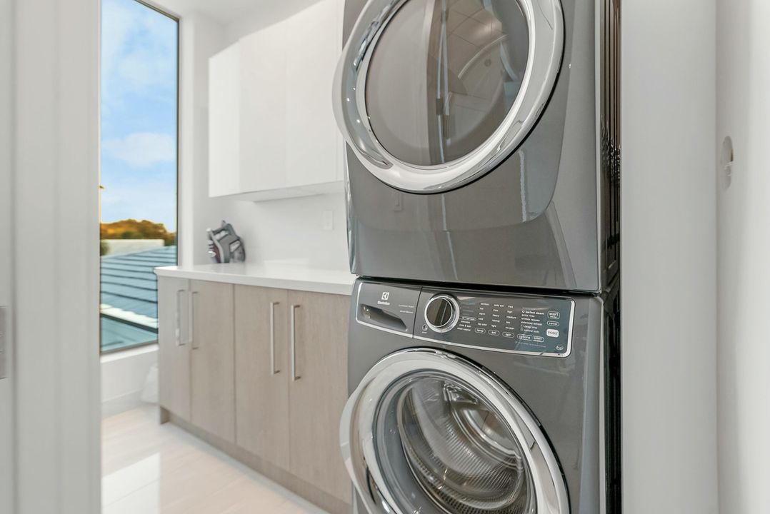 待售: $13,275,000 (5 贝兹, 5 浴室, 6876 平方英尺)