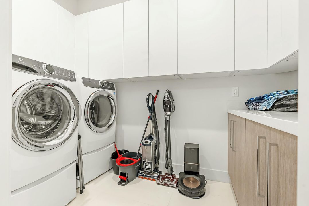 待售: $13,275,000 (5 贝兹, 5 浴室, 6876 平方英尺)