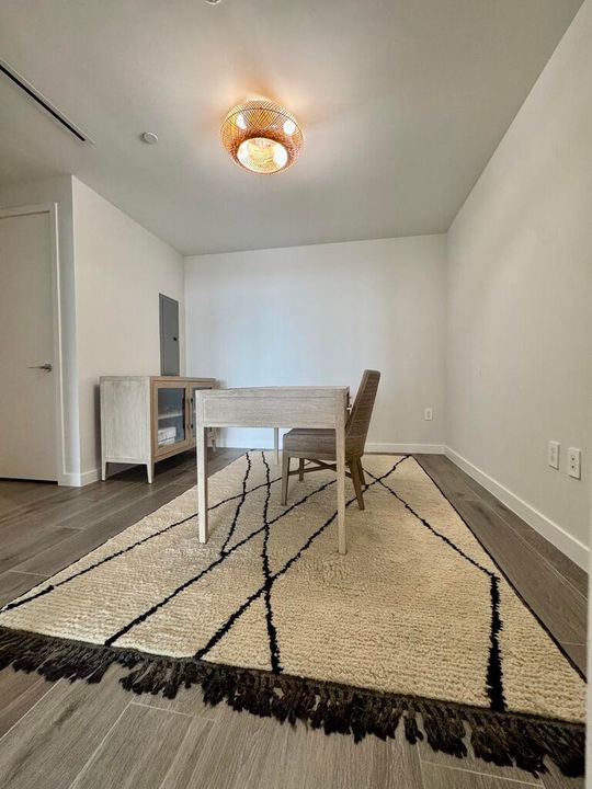 Activo con contrato: $20,000 (3 camas, 3 baños, 2162 Pies cuadrados)