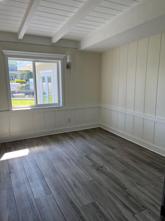 For Sale: $1,390,000 (3 beds, 2 baths, 1690 Square Feet)