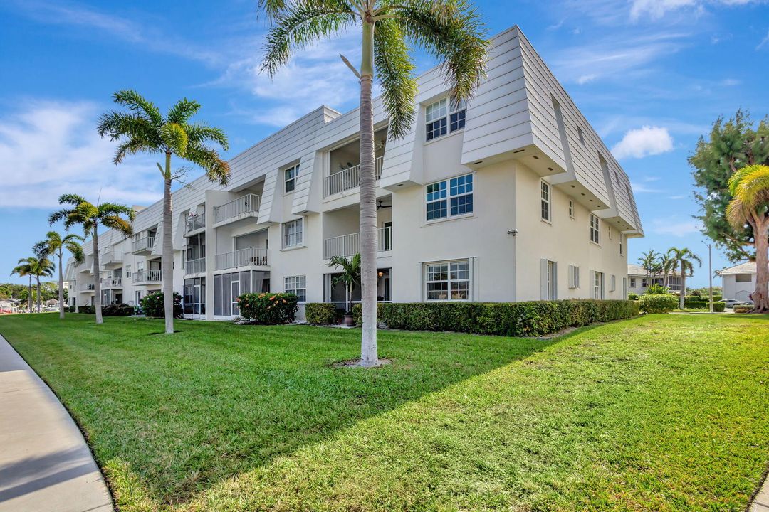 Active With Contract: $549,000 (3 beds, 2 baths, 1490 Square Feet)