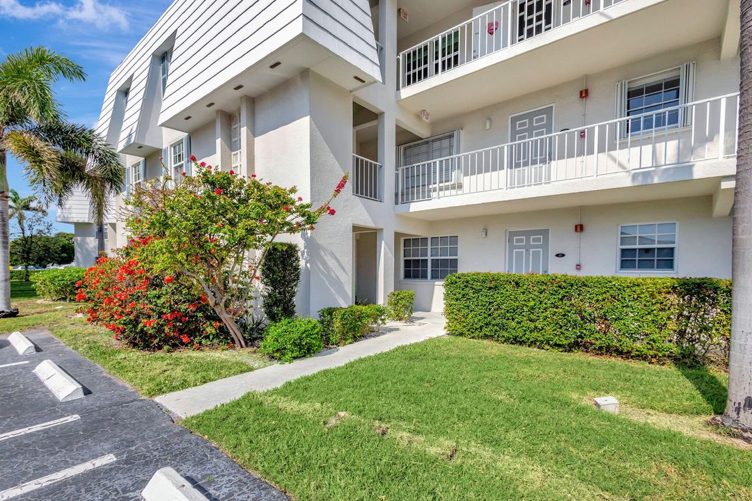 Active With Contract: $549,000 (3 beds, 2 baths, 1490 Square Feet)