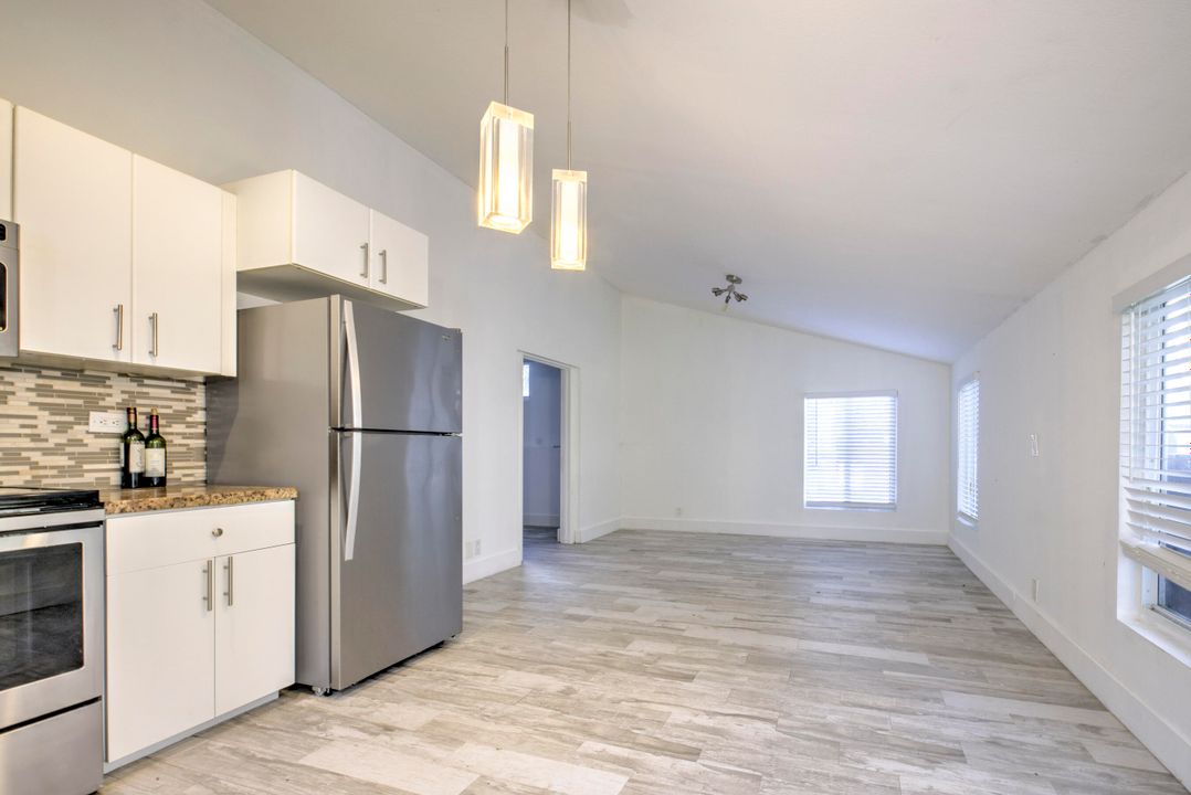 Active With Contract: $2,300,000 (5 beds, 4 baths, 3496 Square Feet)