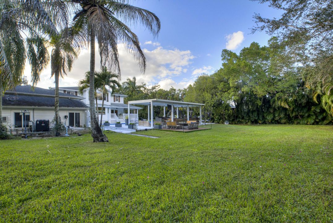 Active With Contract: $2,300,000 (5 beds, 4 baths, 3496 Square Feet)