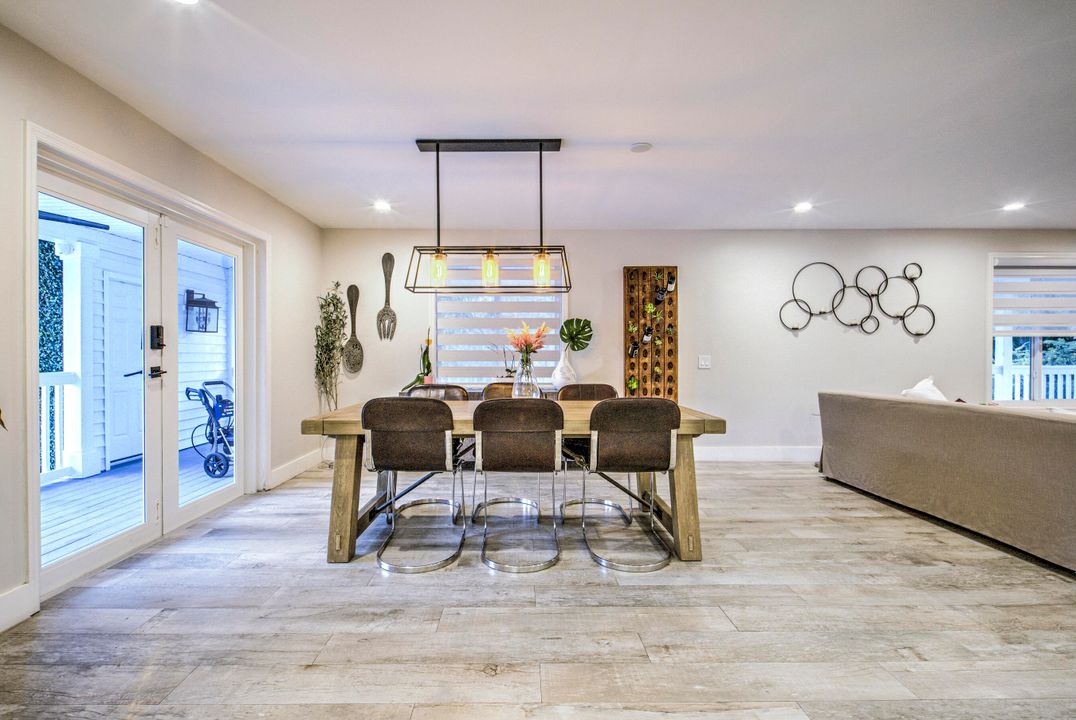 Active With Contract: $2,300,000 (5 beds, 4 baths, 3496 Square Feet)