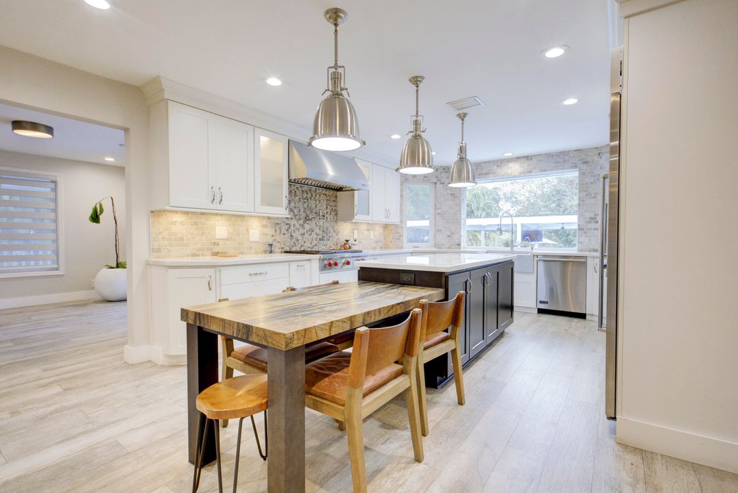 Active With Contract: $2,300,000 (5 beds, 4 baths, 3496 Square Feet)