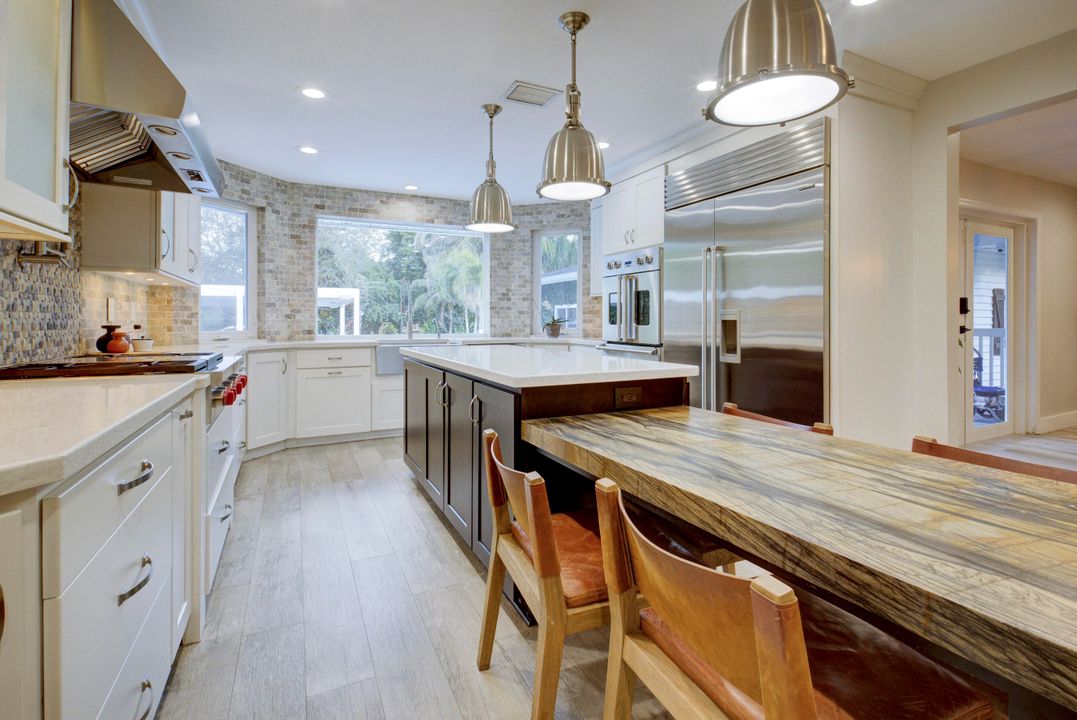 Active With Contract: $2,300,000 (5 beds, 4 baths, 3496 Square Feet)