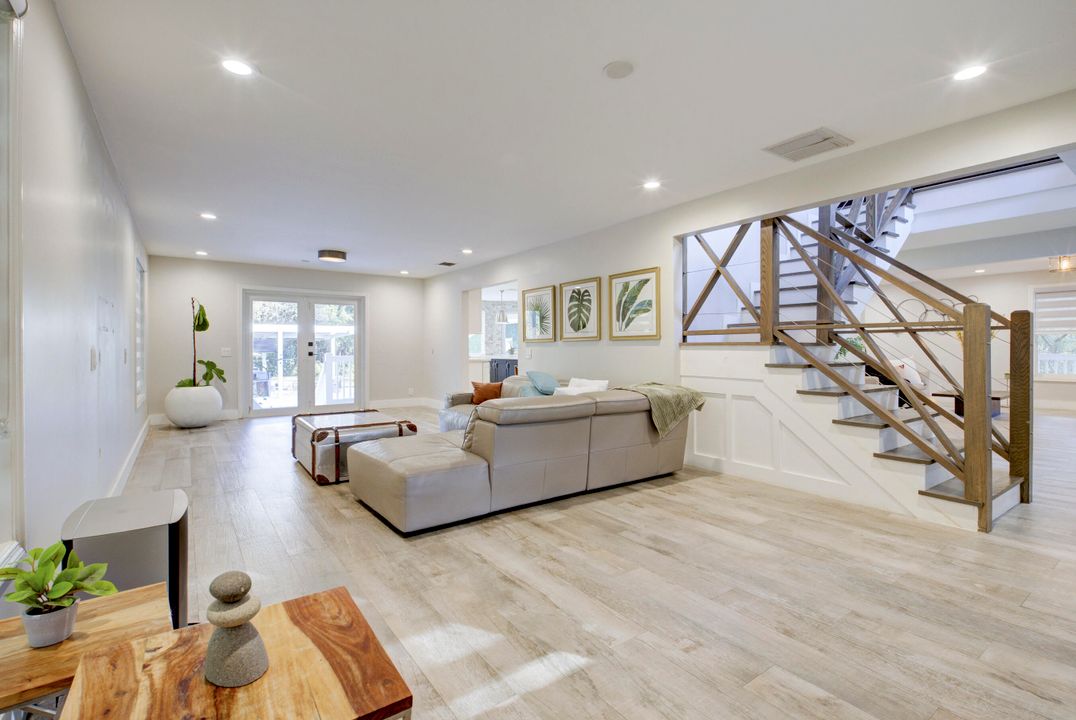 Active With Contract: $2,300,000 (5 beds, 4 baths, 3496 Square Feet)