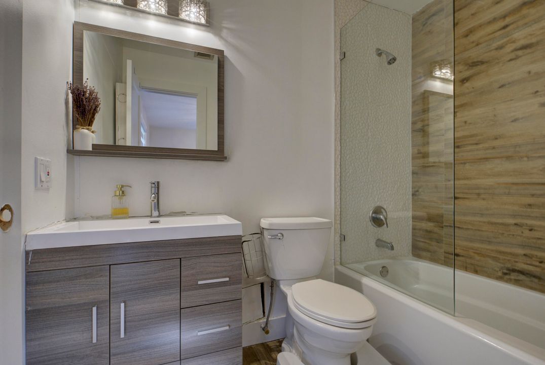 Active With Contract: $2,300,000 (5 beds, 4 baths, 3496 Square Feet)