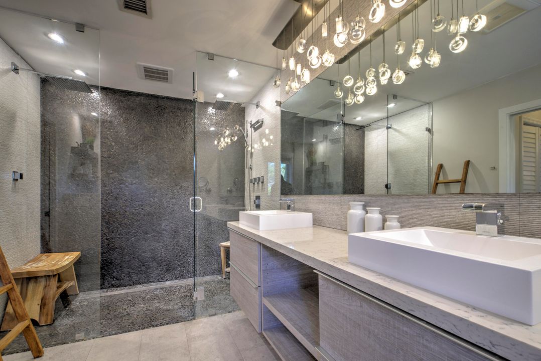 Active With Contract: $2,300,000 (5 beds, 4 baths, 3496 Square Feet)