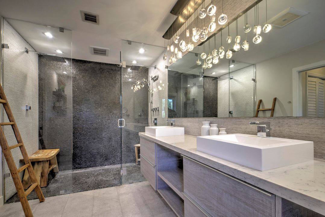 Active With Contract: $2,300,000 (5 beds, 4 baths, 3496 Square Feet)