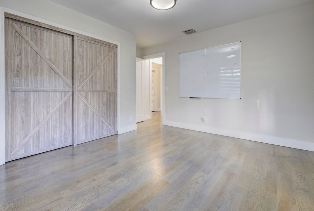 Active With Contract: $2,300,000 (5 beds, 4 baths, 3496 Square Feet)