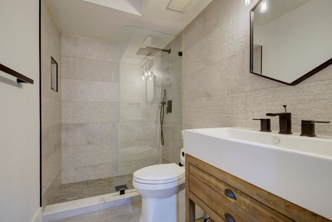 Active With Contract: $2,300,000 (5 beds, 4 baths, 3496 Square Feet)