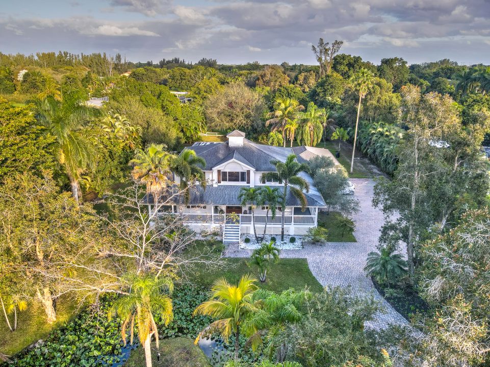 Active With Contract: $2,300,000 (5 beds, 4 baths, 3496 Square Feet)