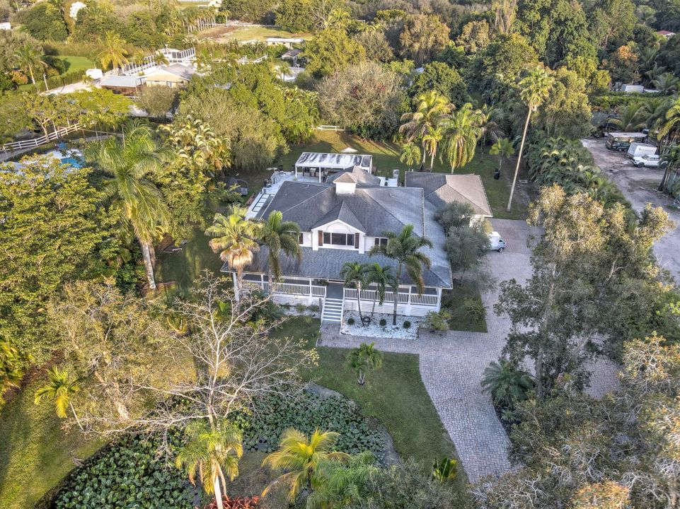 Active With Contract: $2,300,000 (5 beds, 4 baths, 3496 Square Feet)