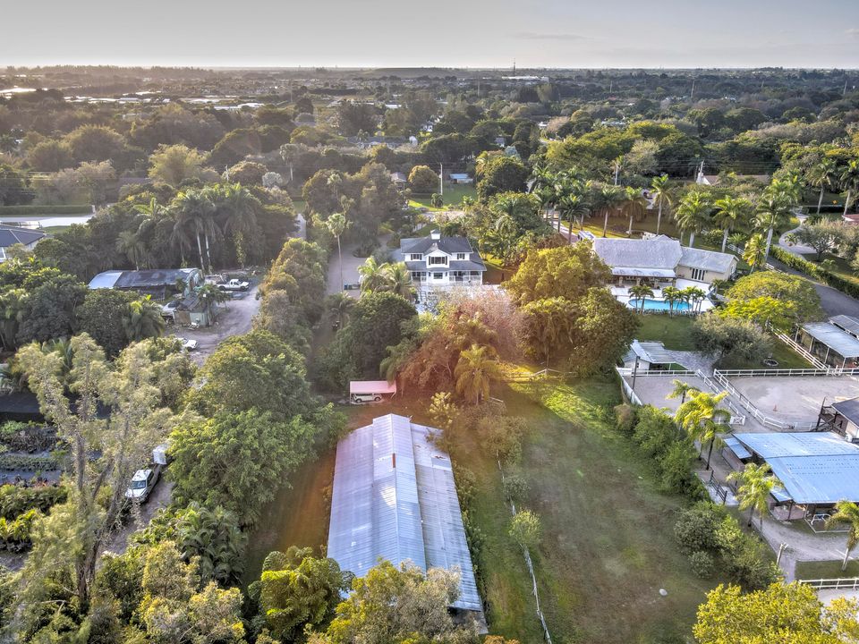 Active With Contract: $2,300,000 (5 beds, 4 baths, 3496 Square Feet)