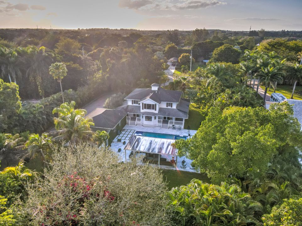 Active With Contract: $2,300,000 (5 beds, 4 baths, 3496 Square Feet)