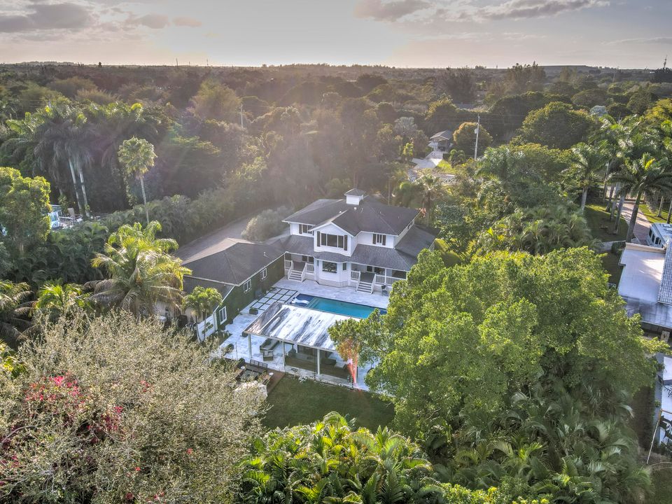 Active With Contract: $2,300,000 (5 beds, 4 baths, 3496 Square Feet)