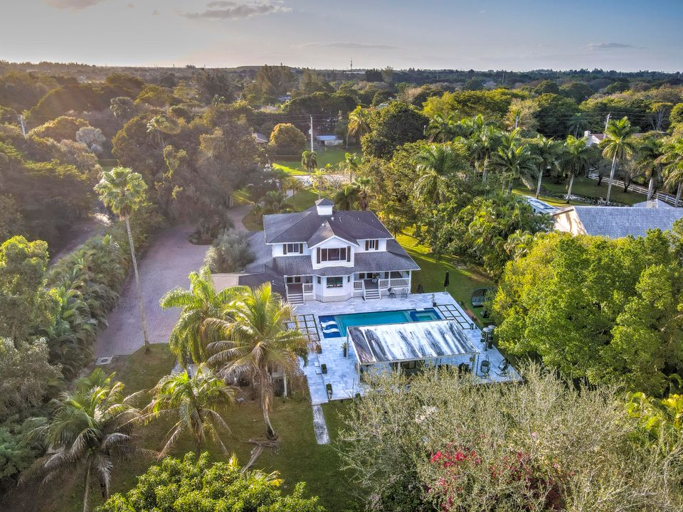 Active With Contract: $2,300,000 (5 beds, 4 baths, 3496 Square Feet)