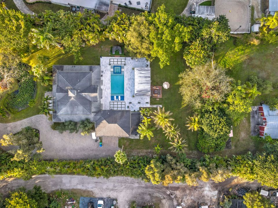 Active With Contract: $2,300,000 (5 beds, 4 baths, 3496 Square Feet)