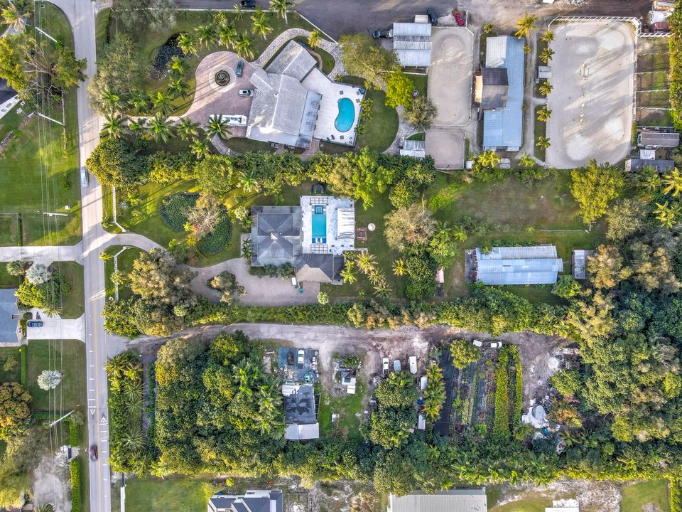 Active With Contract: $2,300,000 (5 beds, 4 baths, 3496 Square Feet)