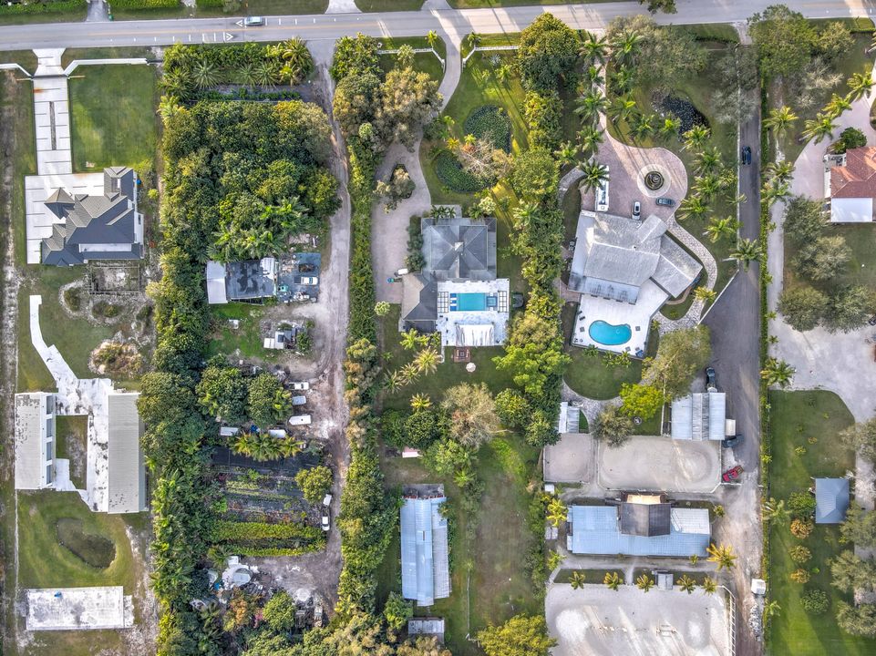 Active With Contract: $2,300,000 (5 beds, 4 baths, 3496 Square Feet)