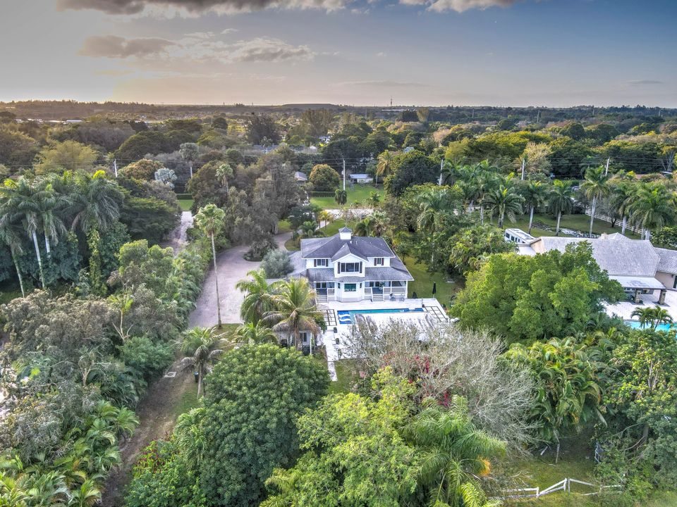 Active With Contract: $2,300,000 (5 beds, 4 baths, 3496 Square Feet)