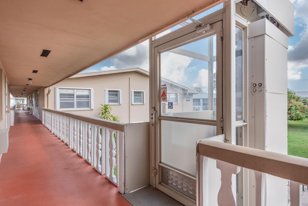 Под контрактом: $74,500 (1 спален, 1 ванн, 684 Квадратных фут)