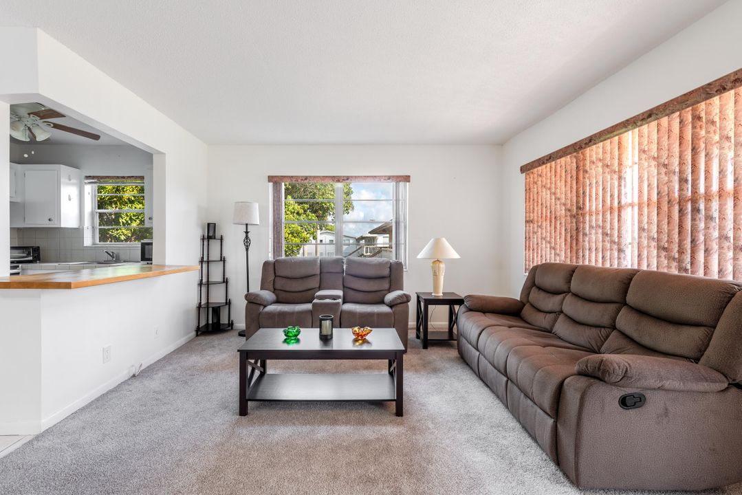 Под контрактом: $74,500 (1 спален, 1 ванн, 684 Квадратных фут)