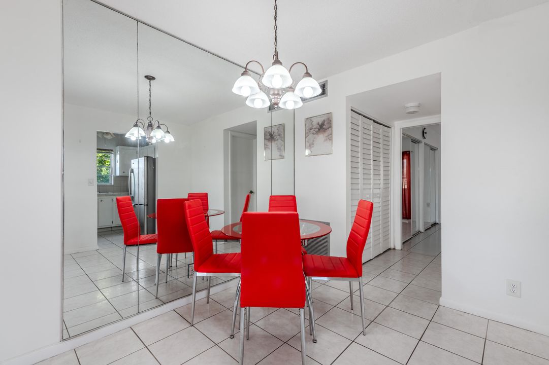 Под контрактом: $74,500 (1 спален, 1 ванн, 684 Квадратных фут)